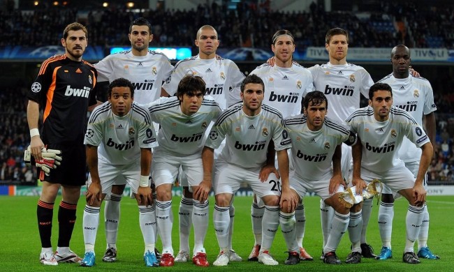 杰伦威精彩表现，单节连砍6分，惊艳全场！（杰伦威火力全开，单节连拿6分，震撼全场！）