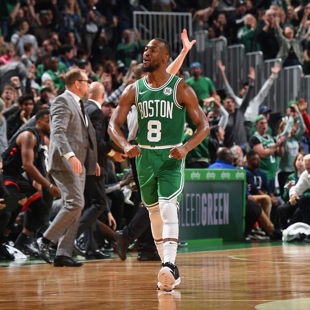 国脚关键传球完成制胜球（国脚送出关键一传助攻制胜）