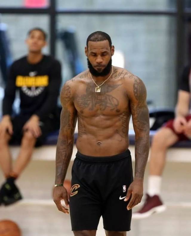 戈贝尔：我和麦丹的配合非常默契 他打得越来越自如了传球很厉害（戈贝尔赞与麦丹配合愈发默契：他越打越自如，传球出色）