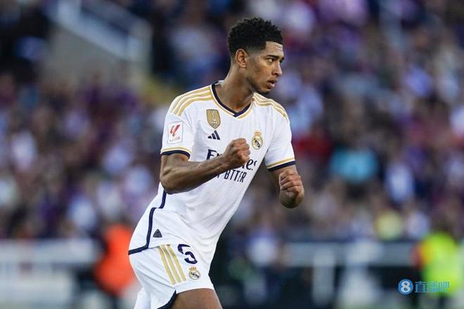 重庆铜梁龙冲超成功，重庆足球时隔4个赛季重返中超联赛（重庆铜梁龙成功升入中超，重庆足球时隔四年重返顶级赛场）