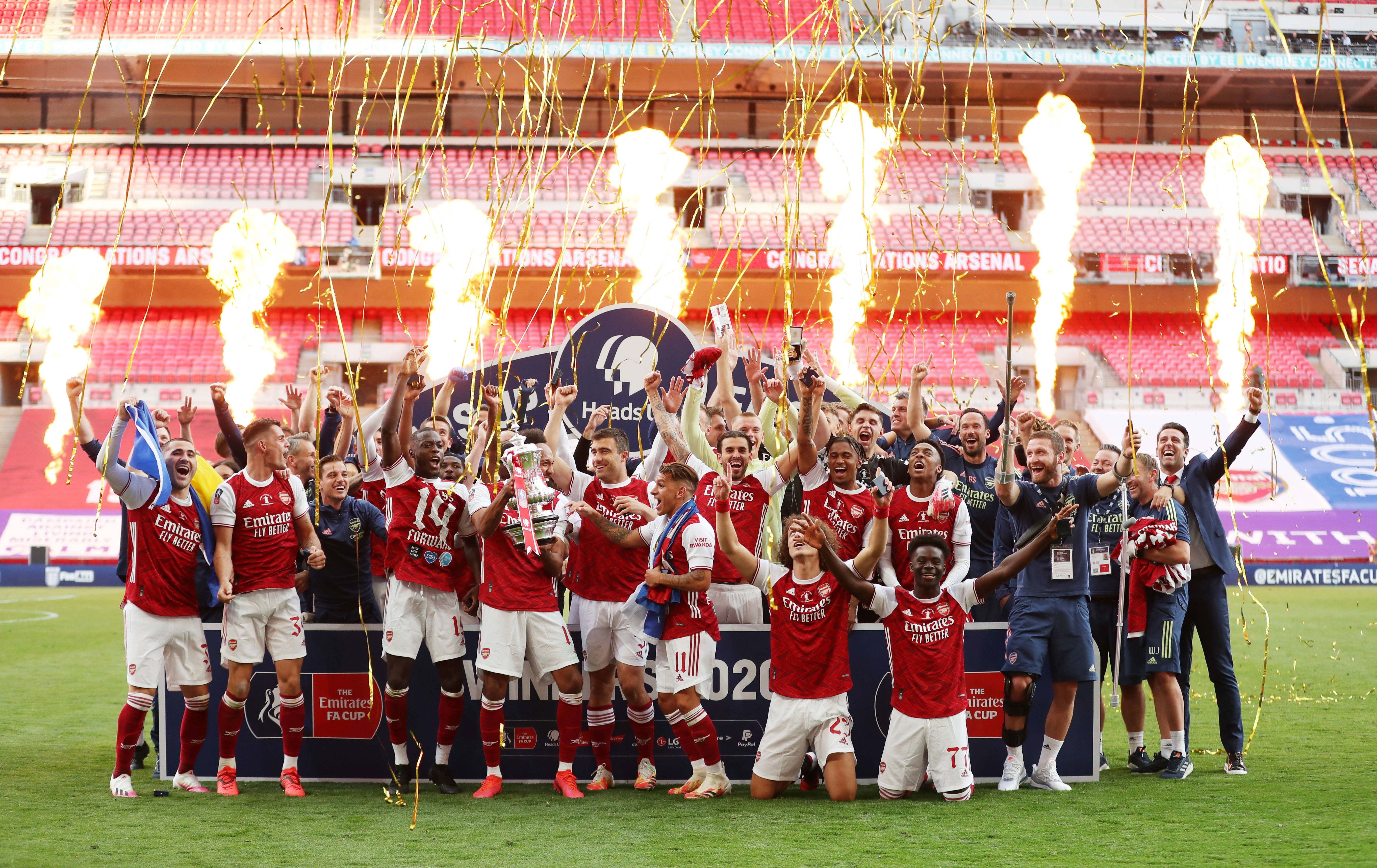 记者：曼联赛季结束可清理11人，能节省出208万英镑周薪（记者：曼联赛季结束后或清洗11人，预计节省208万英镑周薪）