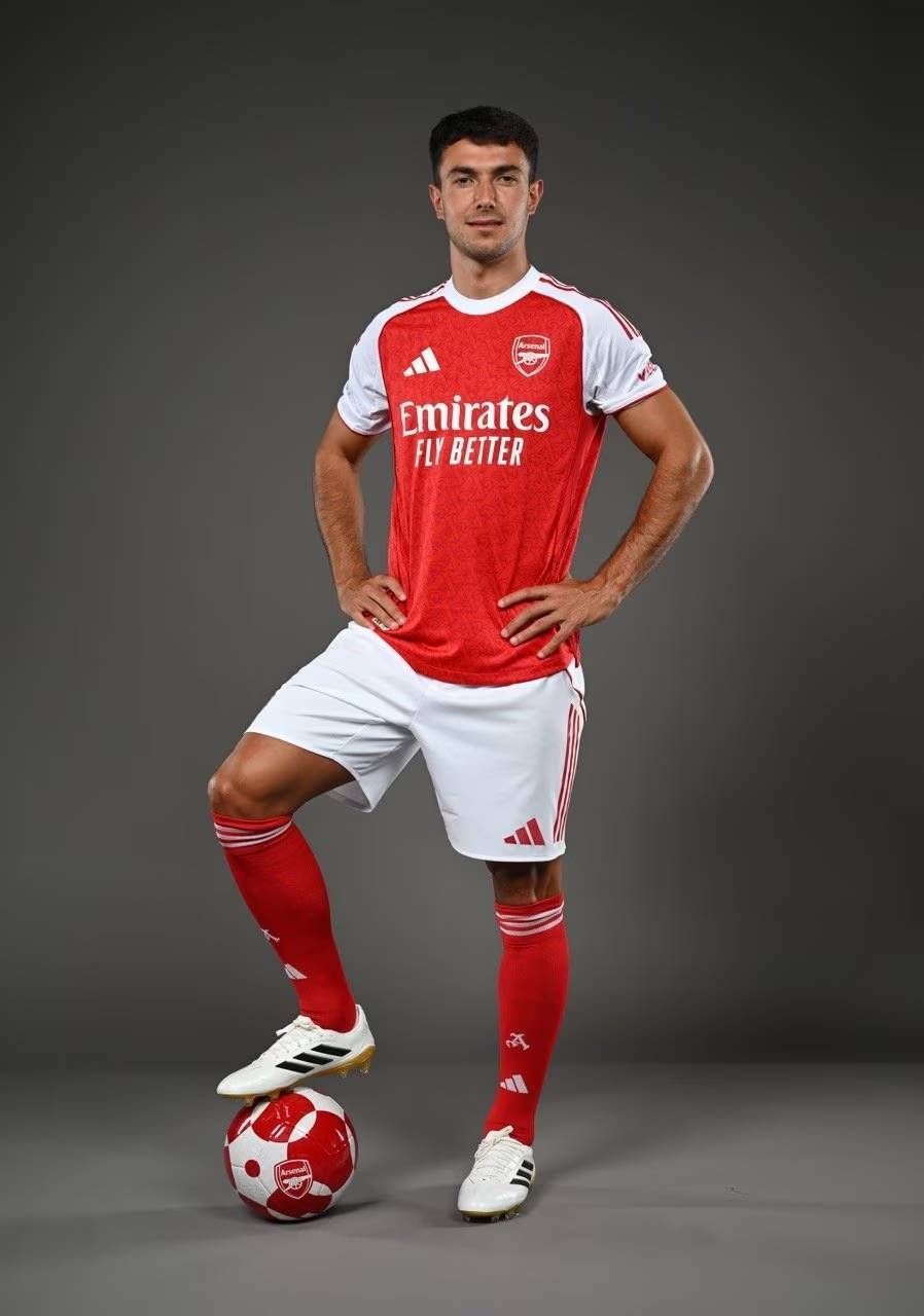 图片报：法兰克福队医私下为对手球员治疗，已被俱乐部开除（德媒：法兰克福队医为对手球员私下诊治，已被俱乐部解聘）