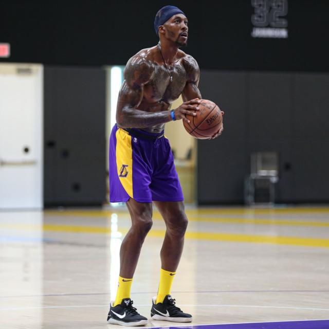 篮球篮网密集赛程导致体能下降（篮网队赛程过密致体能下滑）