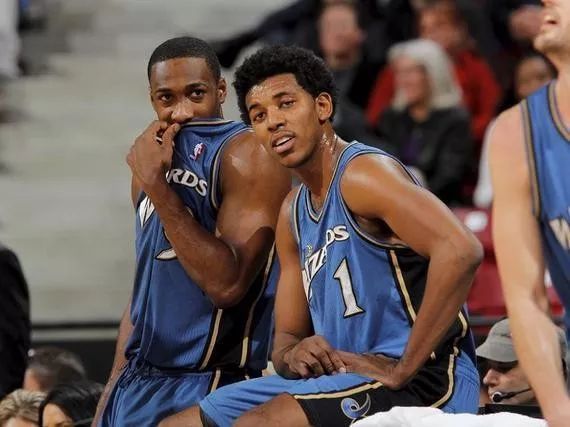 雄鹿更新伤情：库兹马因生病将缺席与猛龙的比赛（雄鹿伤情更新：库兹马因病缺战猛龙）