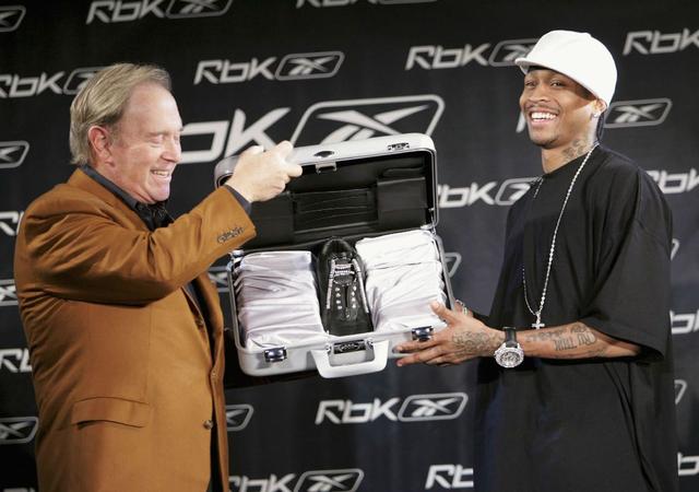 篮球比赛如何避免疲劳崩盘？（如何在篮球比赛中避免体能崩溃？）