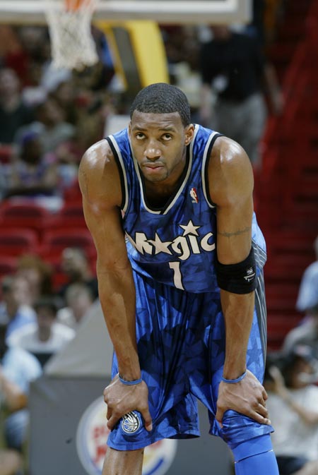 意甲半场：吉奥万破门，维罗纳2-0亚特兰大（意甲半场：吉奥万建功，维罗纳2比0领先亚特兰大）