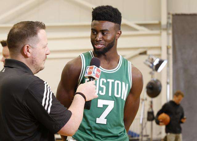 篮球火箭主力球员受伤缺阵（火箭队主力因伤缺席）