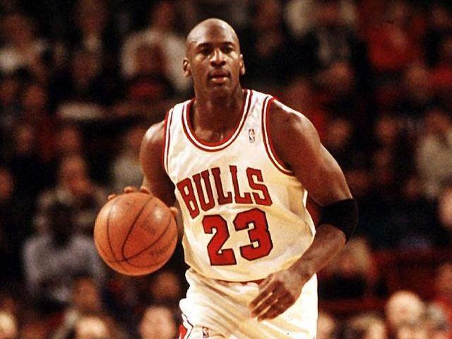 椰子：踢后卫让库普恢复信心；DV9受伤是戴维和奥蓬达的机会（椰子：改踢后卫助库普重拾信心，DV9伤停成戴维与奥蓬达良机）